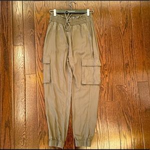 *ShopLINE* (XS) Abercrombie & Fitch Cargo Pants
